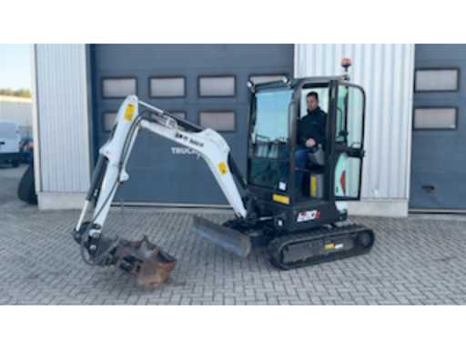 039a3b8f-bb0a-4c93-ae62-6f501eda2619.mp4