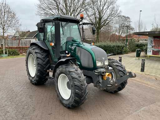 2016 Valtra A93 h Allradantrieb Landtraktor