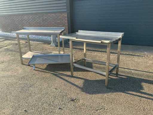 2 mese de lucru din oțel inoxidabil și 1 raft din oțel inoxidabil