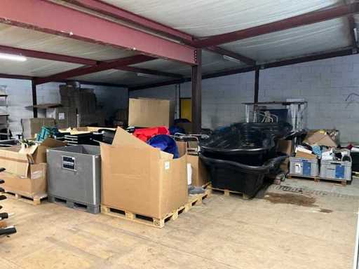 Charge von Ladenmöbeln und Zubehör