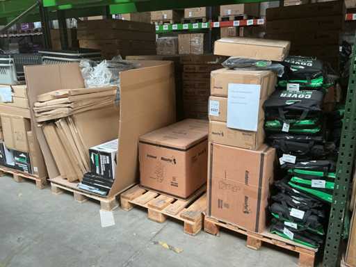 Vari oggetti da giardino e per la casa