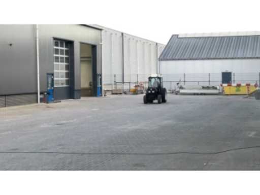 a648eabc-f59d-48d8-9cd2-65eff606db5b.mp4