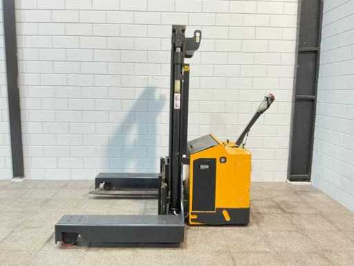 FAC - 2012 - 4V-XT3020 - Stacker