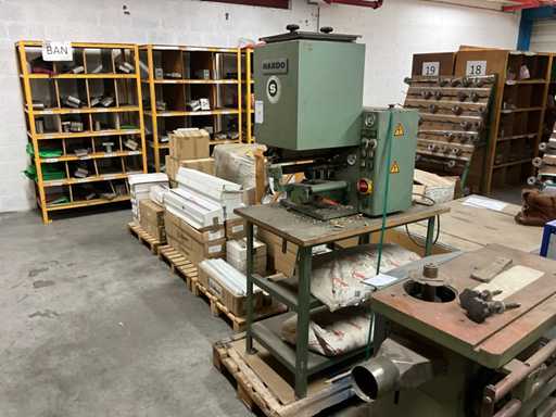 1981 Hardo T300 Gluing Machine