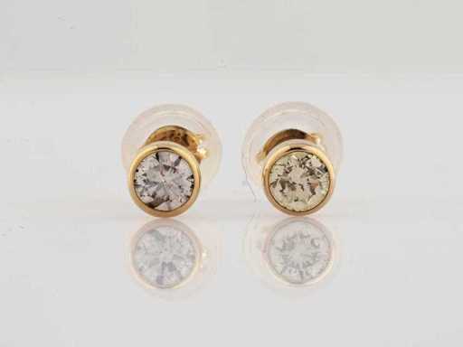 18 KT Yellow gold Earring With Natural Diamond