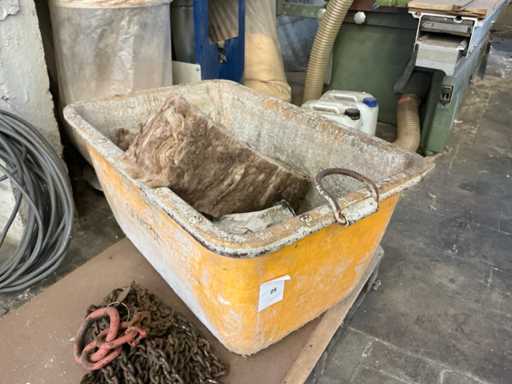 Masonry tub