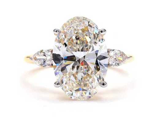 Inel din aur galben de 18 carate cu 5,42 ct. Diamond