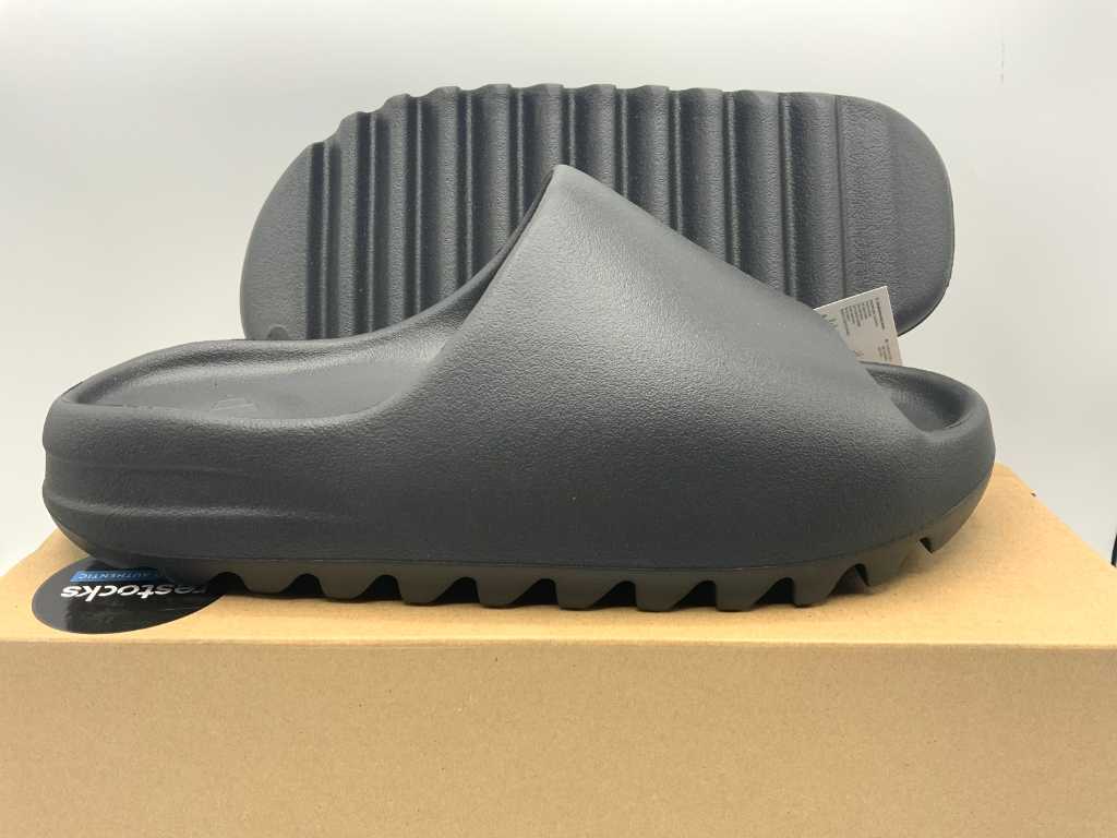 Adidas Yeezy Slide Onyx Slippers 42