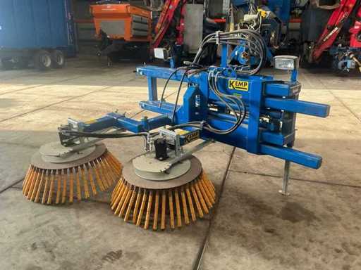 2019 KEMP Machines OKB Double Weed Brush