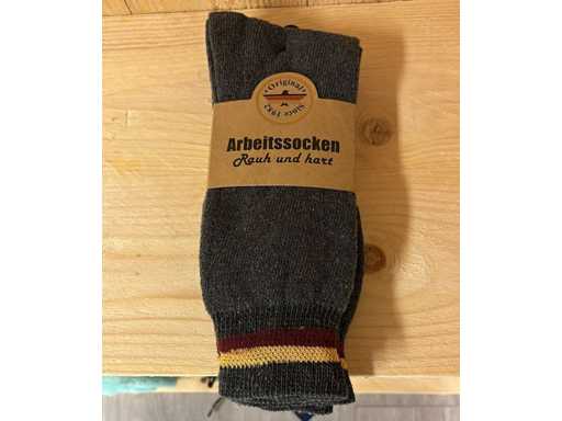Oryginalna para roboczych skarpet z 1982 roku – 2 (500x)