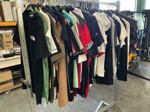 Serie de diverse tricouri, inclusiv Nike/Supply&Demand/Puma/etc (62x)
