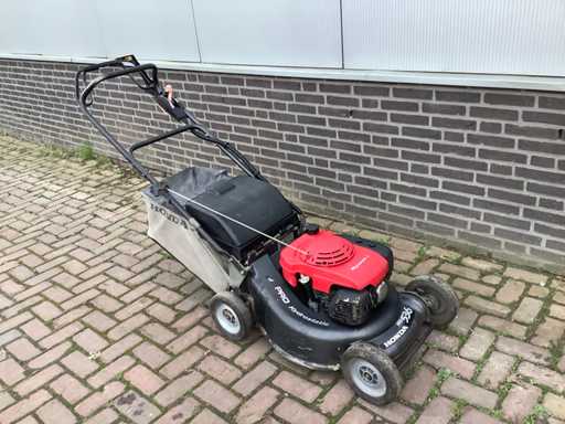 Tosaerba Honda hrh536