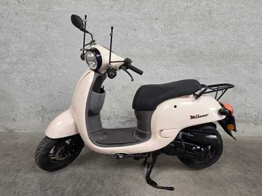 BTC - Snorscooter - Milano - 4T 25km uitvoering Brommer dhd09v