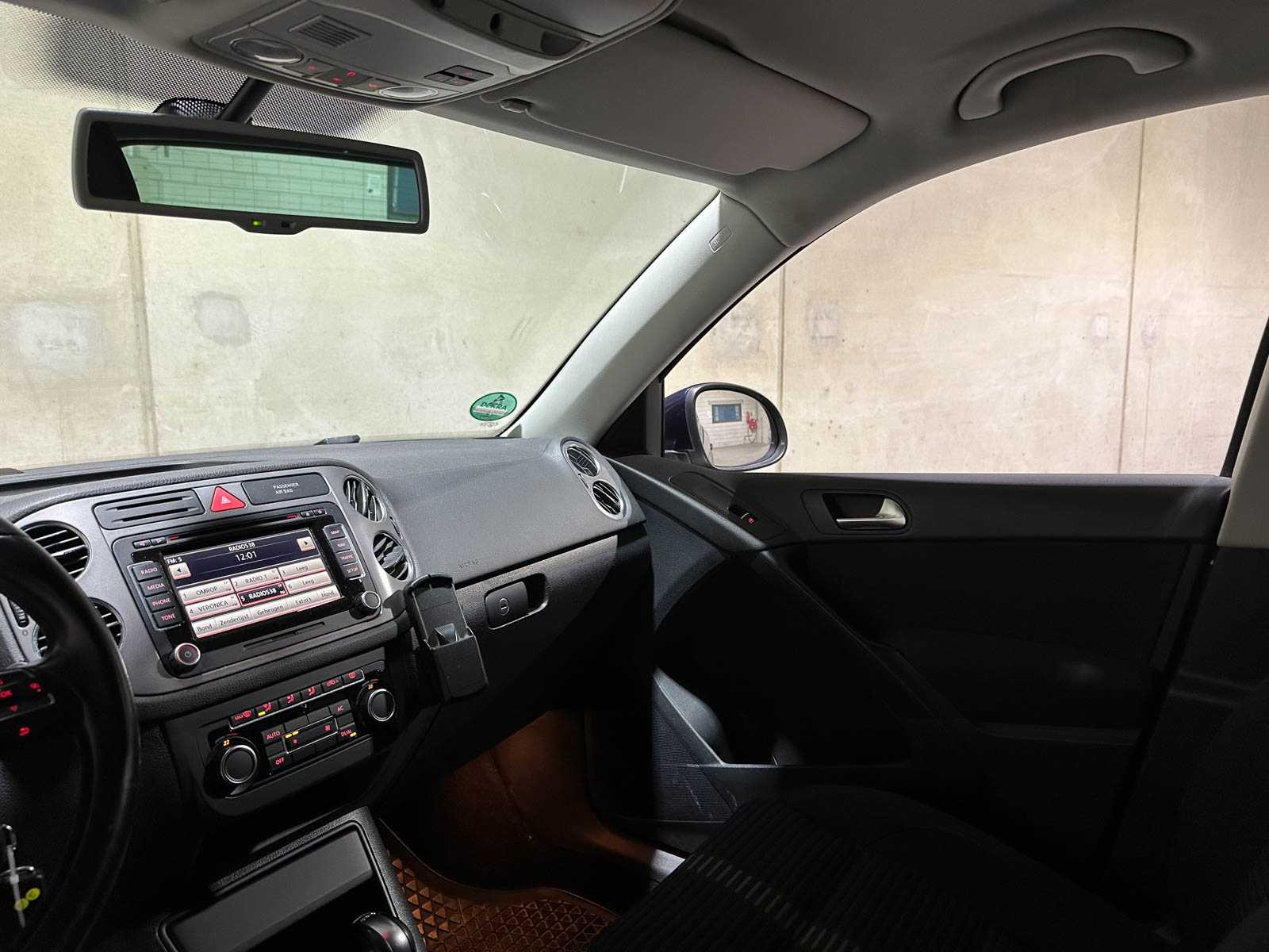 Volkswagen Tiguan 2.0 TDI Sport&&Style 4Motion 140pk 2011 (Origineel-NL), 74-PNH-9