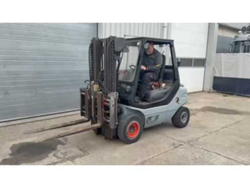 adb04765-99d1-4936-a84f-6dba9fc00807.mp4