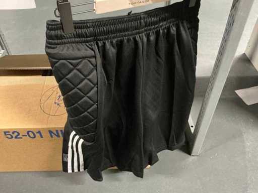 Party Adidas goalkeeper shorts (48x)