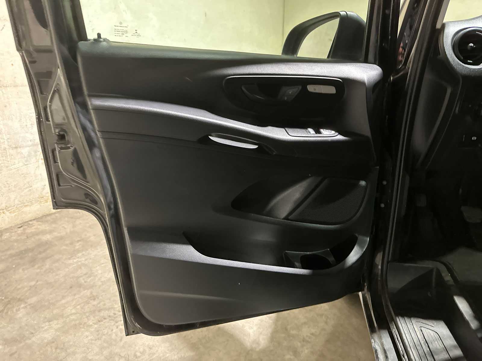 Mercedes-Benz Vito 111 CDI Lang 114pk 2017 Bedrijfswagen, VNZ-43-H