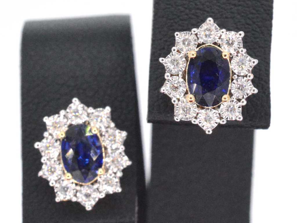 Gold earrings with diamonds and sapphire