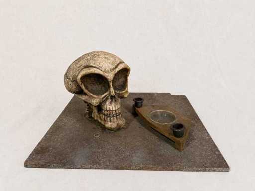 Decorazione di teschi di Halloween con portacandele
