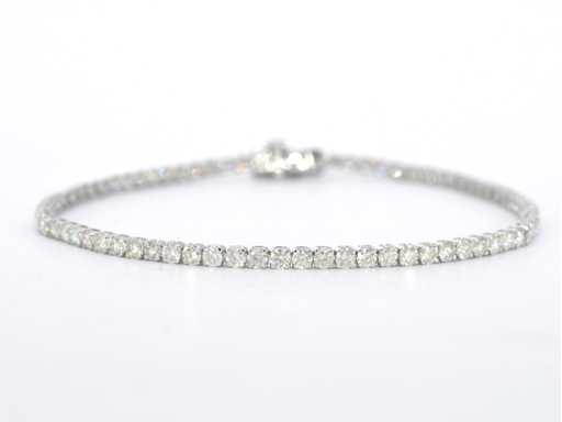Weißgoldenes Tennisarmband mit 3,00 Karat Diamanten