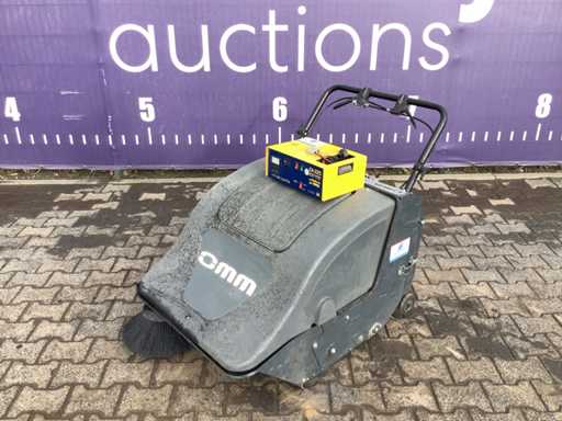 Omm Zelfrijdende veegmachine