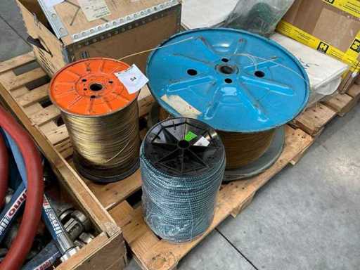 Steel wire (2x)