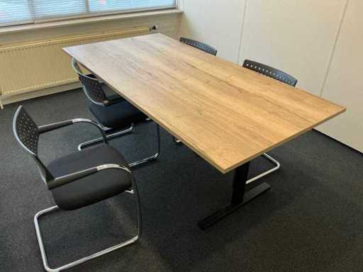 Conference table with 4 Vitra chairs