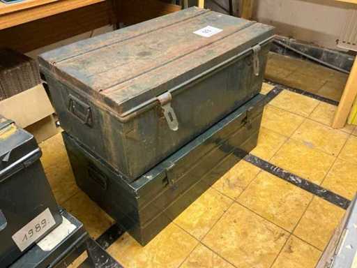 Metal storage case (2x)