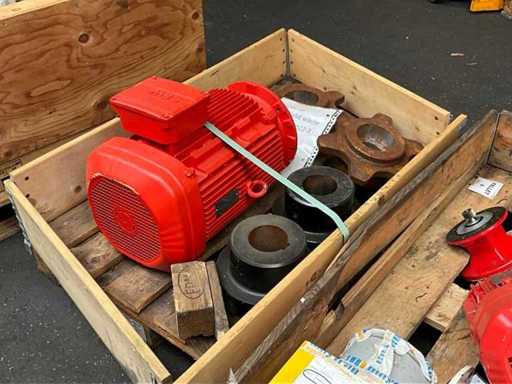 Elektromotor und Kettenräder