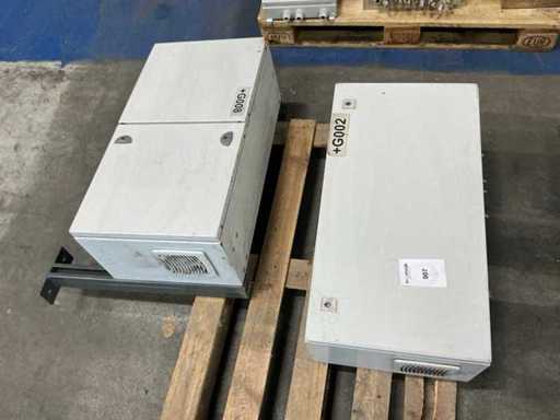 Schakelkast met inhoud (2x)