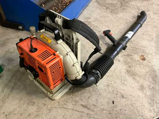 Stihl BR 400 Blattbläser