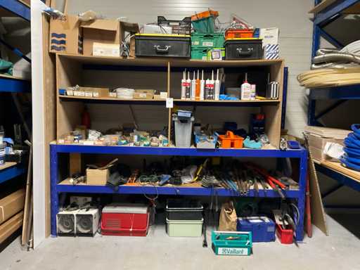 Lot d’outils et de fixations