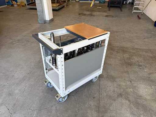 Carrete de herramientas GARANT con postes HSK-63A (46x)
