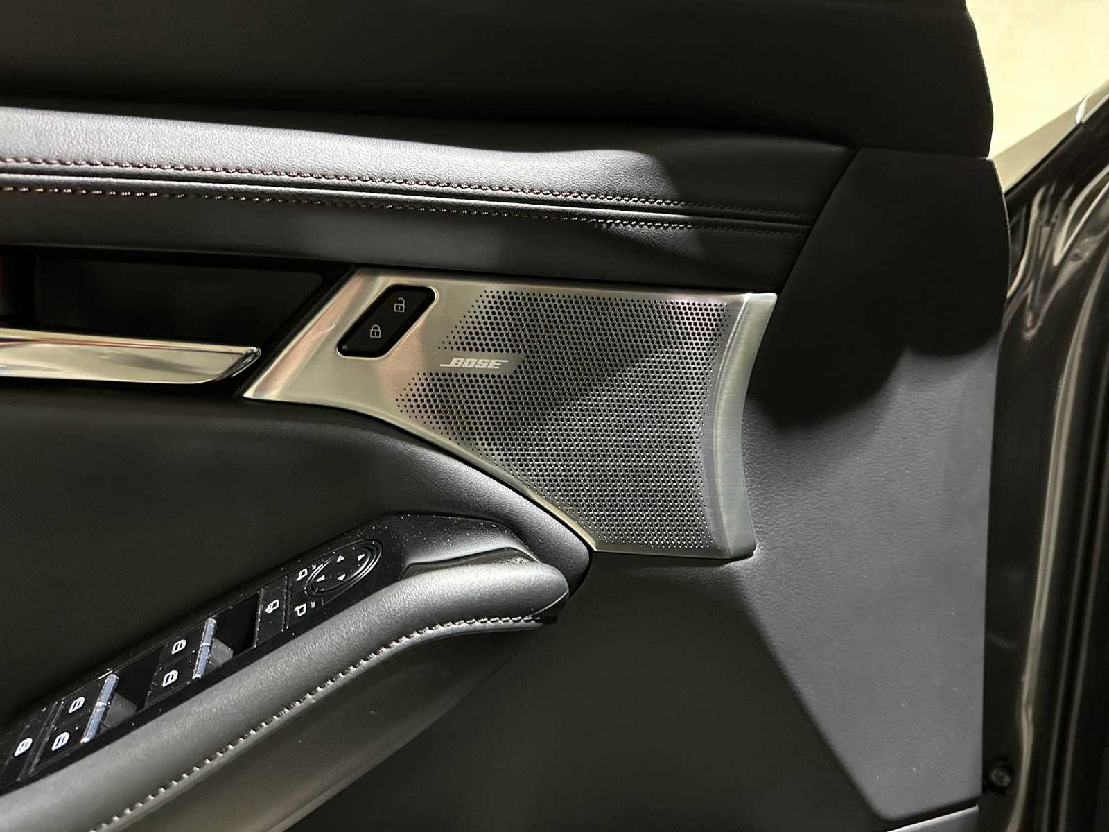 Mazda 3 2.0 e-SkyActiv-X M Hybrid 186 Luxury 186pk 2022 (Origineel-NL & 1 Eigenaar), R-001-LJ