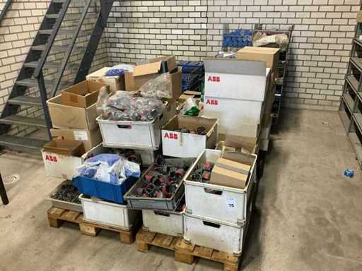 Batch of flush-mounted boxes