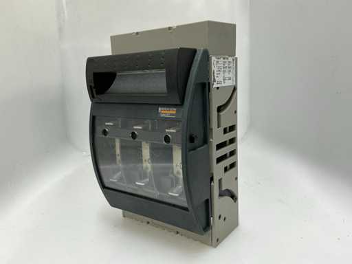 MERLIN GERIN Fupact ISFT Zekeringkast (12x)