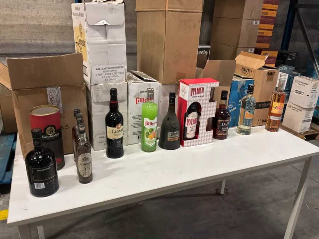 Liquidatie van grote partij sterke dranken en liqueur wijnen - Troostwijk
