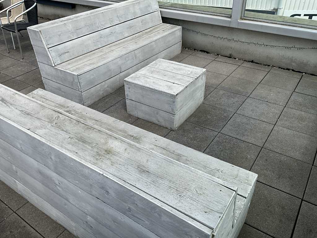 6 various garden benches and 6 different side tables