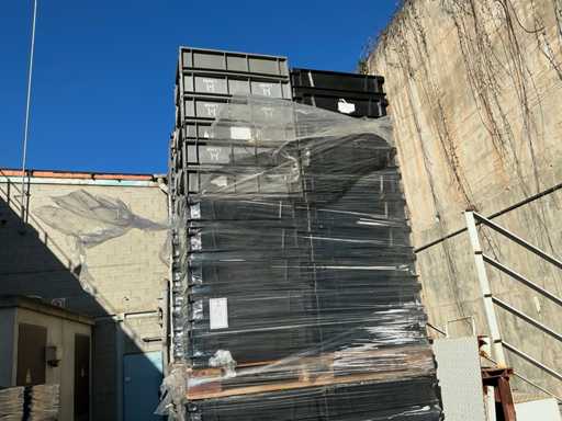 Charge von Plastikboxen