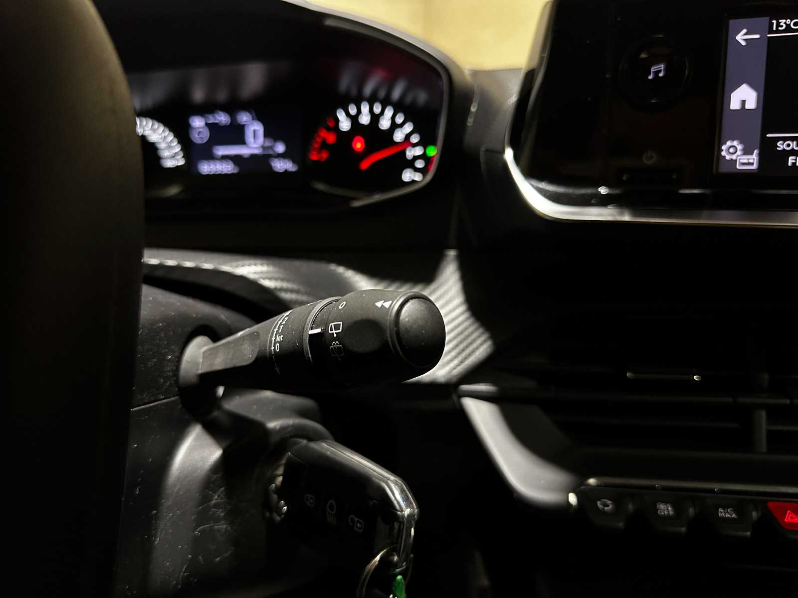 Peugeot 208 1.2 PureTech Like 75pk 2013, R-956-ZL