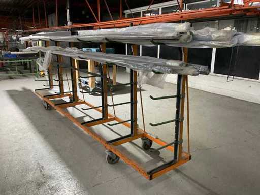 Tramvai de transport cu profil