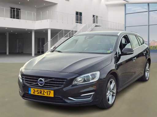 Volvo V60 2.4 D6 AWD Plug In Hybrid Summum Automaat, 2-SRZ-17