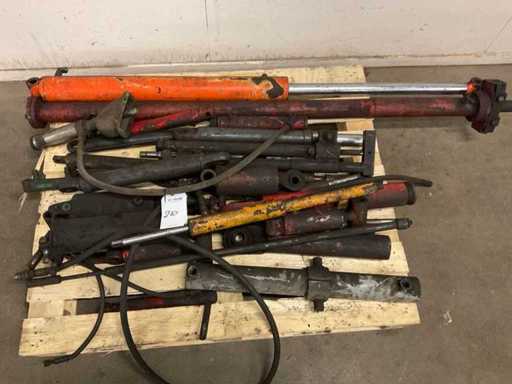 Partij diverse hydraulische werkcilinders