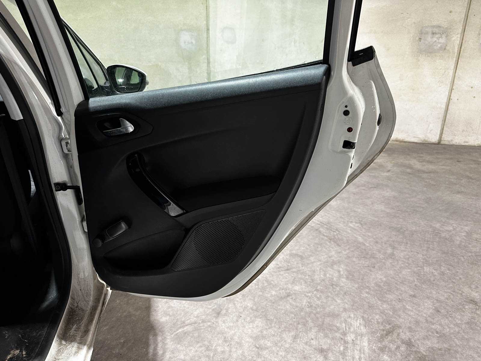 Peugeot 208 1.0 PureTech Access 67pk 2015 (Origineel-NL), GK-426-P