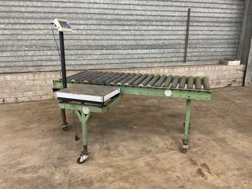 Przenośnik rolkowy z wagami