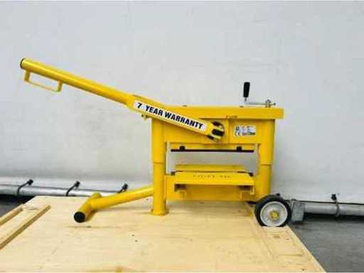 Warehouse inventory, machines, cleaning machines & internal transport