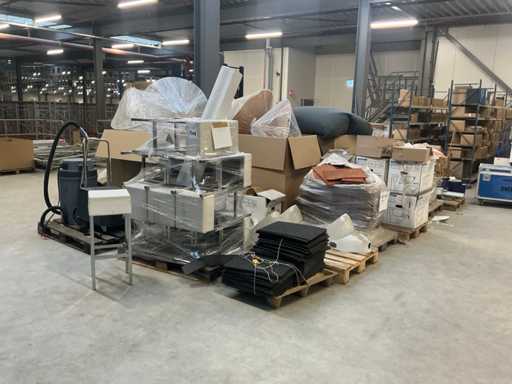 Legbordstellingen, kantoorinventaris en diversen