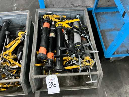 Diverse pistoale de lipit și de etanșat