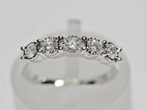 18 KT White Gold Ring With Natural Diamond