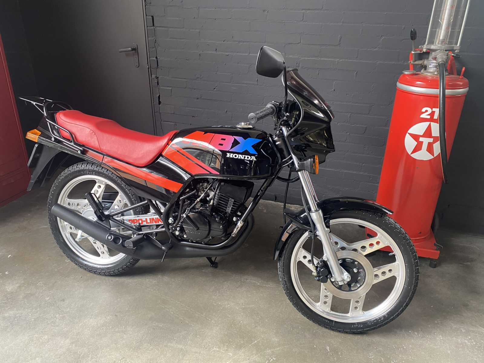 1985 Honda MBX50 Rainbow Moped | Troostwijk Auctions